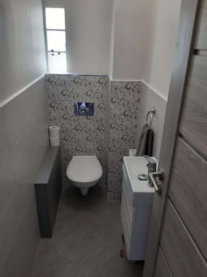 Profi Keco Apartman Balatonalmádi Εξωτερικό φωτογραφία