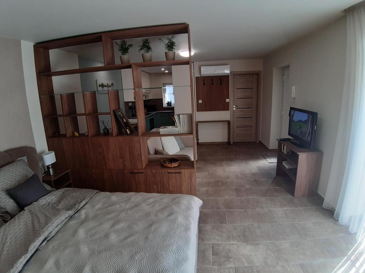 Profi Keco Apartman Balatonalmádi Εξωτερικό φωτογραφία